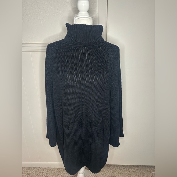 UGG Black Turtleneck Sweater size L - Picture 2 of 9
